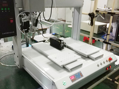 影(yǐng)響全自動擰螺絲機(jī)性能發揮的因素有什麽呢(ne)？