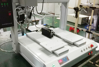 影(yǐng)響全自動擰螺絲機(jī)性能發揮的因素有什麽呢(ne)？